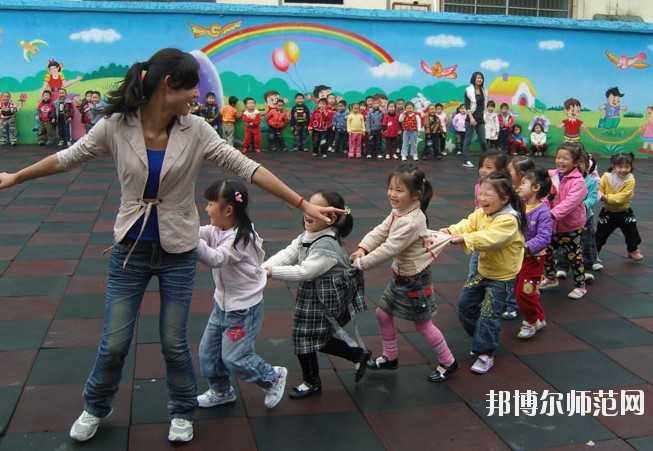 四川幼師學(xué)校干什么的