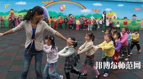 白銀2021年去讀幼師學(xué)校學(xué)什么對以后好一點(diǎn)